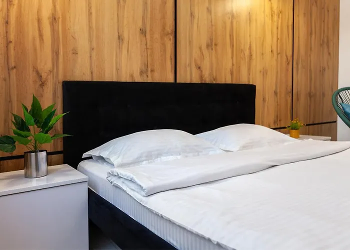 Leogrand Vip On Pidhirna 3 * Lvov