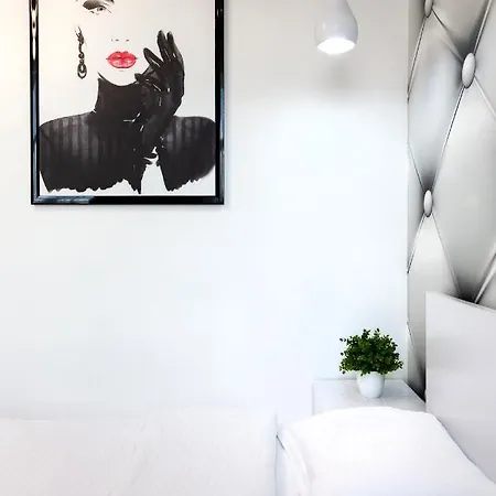 Leogrand Vip On Pidhirna 3 * Львів